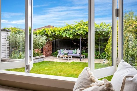 Photo of property in 13 Massey Crescent, St Albans, Christchurch, 8014