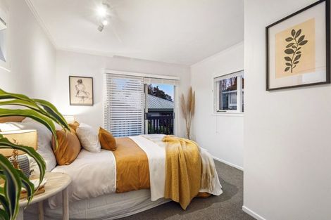 Photo of property in 1/13 Howard Road, Northcote, Auckland, 0627