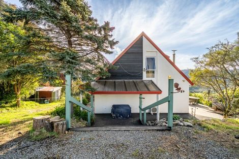 Photo of property in 1154e State Highway 2, Te Marua, Upper Hutt, 5018