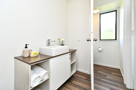 Photo of property in 6 Leaming Place, Clarks Beach, 2122