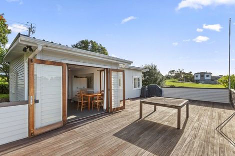 Photo of property in 14 Main Road, Raglan, 3225