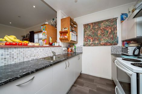 Photo of property in 7 Seddon Street, Westown, New Plymouth, 4310