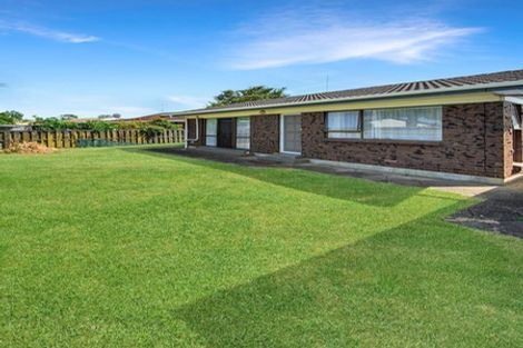 Photo of property in 14b Glengowan Place, Conifer Grove, Takanini, 2112