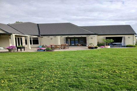 Photo of property in 92 Tutaki Road, Kelvin Grove, Palmerston North, 4470