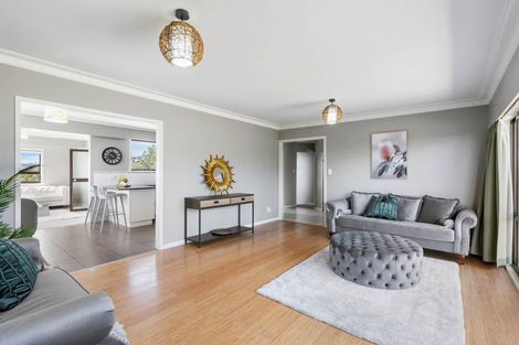 Photo of property in 21 La Trobe Street, Pakuranga Heights, Auckland, 2010