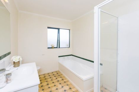 Photo of property in 20a Oxford Crescent, Ebdentown, Upper Hutt, 5018