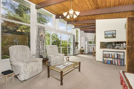 Photo of property in 186 Atkinson Road, Titirangi, Auckland, 0604