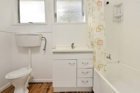 Photo of property in 60 Riverpark Crescent, Henderson, Auckland, 0610