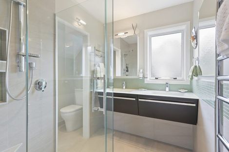 Photo of property in 98 Takahe Road, Titirangi, Auckland, 0604