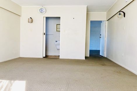 Photo of property in 1/47 Prince Regent Drive, Half Moon Bay, Auckland, 2012