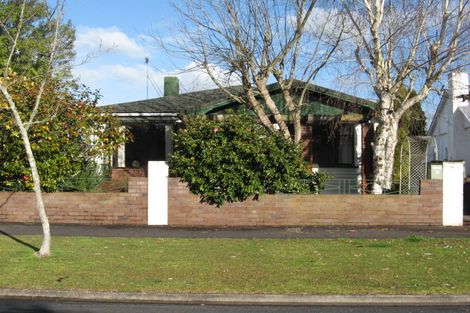 Photo of property in 16 Gillies Avenue, Claudelands, Hamilton, 3214