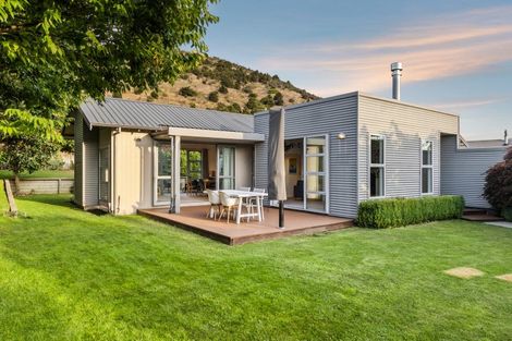 Photo of property in 88 Rob Roy Lane, Wanaka, 9305