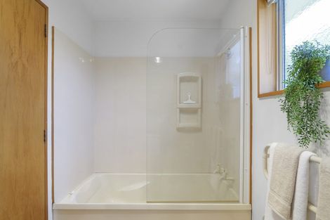 Photo of property in 3c Memorial Avenue, Ilam, Christchurch, 8053