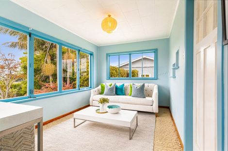 Photo of property in 22 Merani Street, Narrow Neck, Auckland, 0622