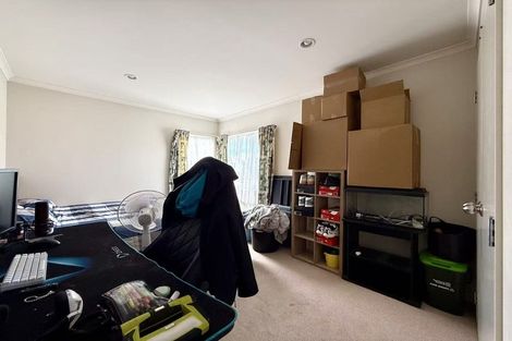 Photo of property in 84 Moyrus Crescent, East Tamaki Heights, Auckland, 2016