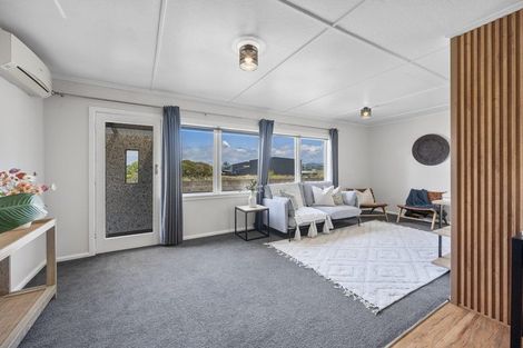 Photo of property in 35 Pukeko Place, Westshore, Napier, 4110