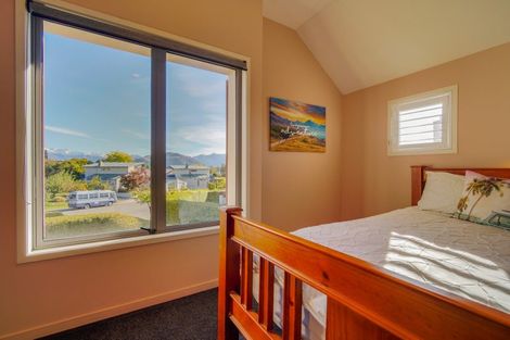 Photo of property in 9 Meadowbrook Place, Wanaka, 9305