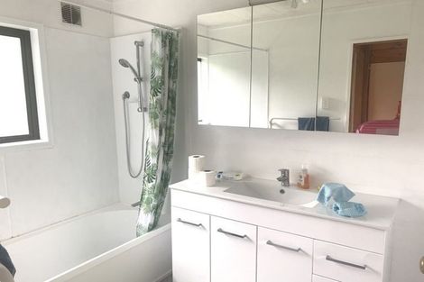 Photo of property in 2/19 Ayr Road, Pakuranga, Auckland, 2010