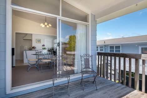 Photo of property in 16 Keldale Place, Forrest Hill, Auckland, 0620