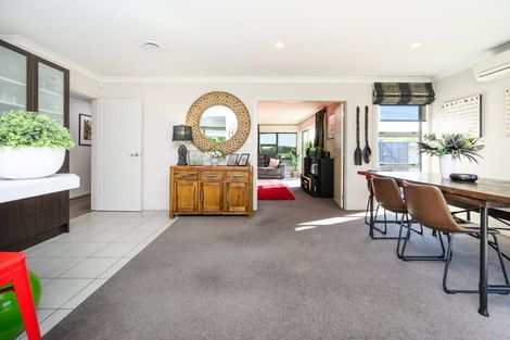 Photo of property in 99 Schnell Drive, Kelvin Grove, Palmerston North, 4414