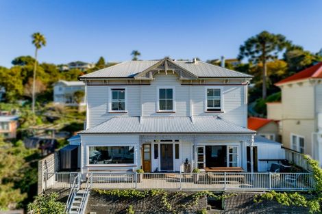 Photo of property in 1 Seaview Terrace, Bluff Hill, Napier, 4110