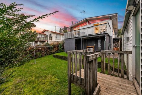 Photo of property in 437 Don Buck Road, Massey, Auckland, 0614