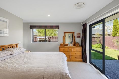 Photo of property in 15 Six Silvers Avenue, Halswell, Christchurch, 8025