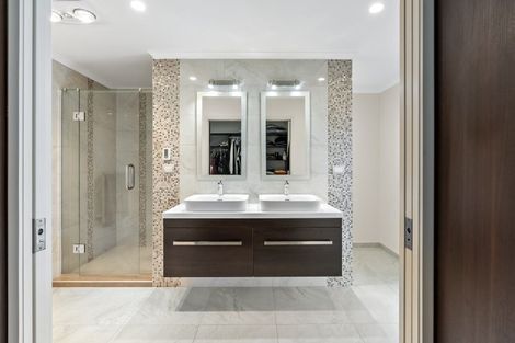 Photo of property in 5 Links Drive, Waiwhakaiho, New Plymouth, 4312