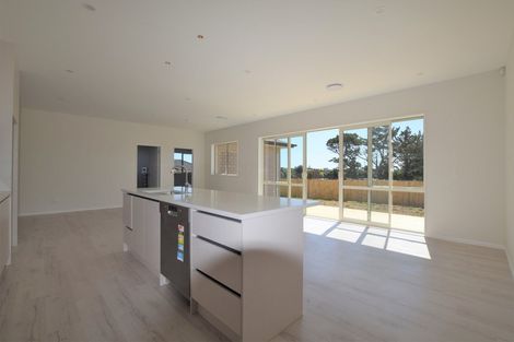 Photo of property in 36 Harbour Crest Drive, Waiuku, 2123