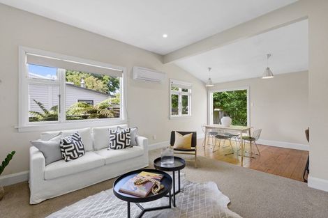 Photo of property in 124 Somerfield Street, Somerfield, Christchurch, 8024