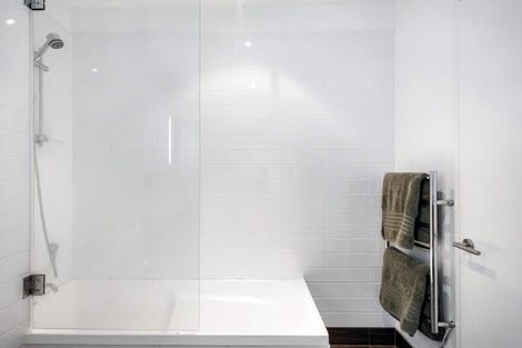 Photo of property in 208/7 Humber Street, Pandora, Napier, 4110