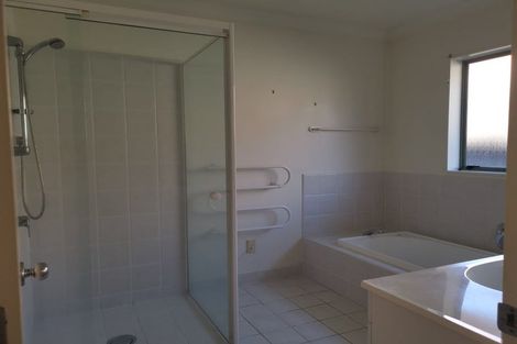 Photo of property in 6 Longford Park Drive, Takanini, 2112