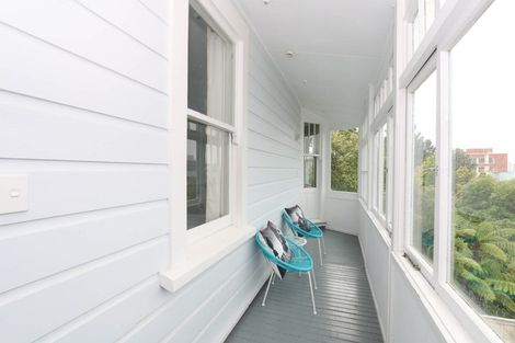 Photo of property in 70 Kelburn Parade, Kelburn, Wellington, 6012