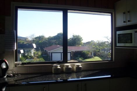 Photo of property in 18 Prince Regent Drive, Half Moon Bay, Auckland, 2012