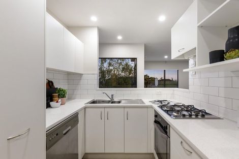 Photo of property in 3/262 Onewa Road, Birkenhead, Auckland, 0626