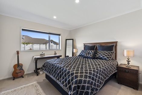 Photo of property in 5 Links Drive, Waiwhakaiho, New Plymouth, 4312