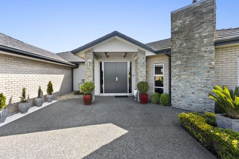 Photo of property in 5 Links Drive, Waiwhakaiho, New Plymouth, 4312