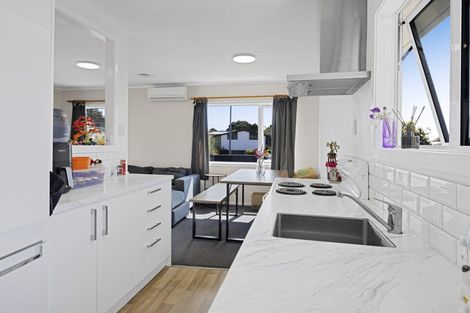 Photo of property in 6 Camellia Avenue, Bell Block, New Plymouth, 4312