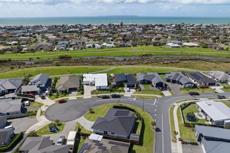 Photo of property in 1 Jeffs Way, Papamoa Beach, Papamoa, 3118