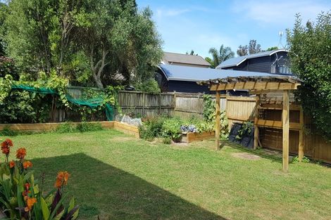 Photo of property in 16 Fearnley Grove, Albany, Auckland, 0632
