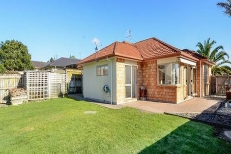 Photo of property in 34 Jadewynn Drive, Massey, Auckland, 0614