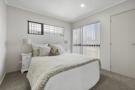 Photo of property in 89c Cascades Road, Pakuranga Heights, Auckland, 2010