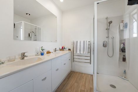 Photo of property in 20 Tawari Street, Inglewood, 4330