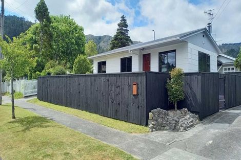 Photo of property in 1/6 Kairimu Street, Stokes Valley, Lower Hutt, 5019