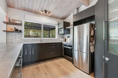 Photo of property in 24a Fairway Avenue, Red Beach, 0932