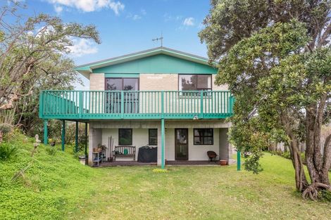 Photo of property in 5 Mahoe Street, Otaki Beach, Otaki, 5512