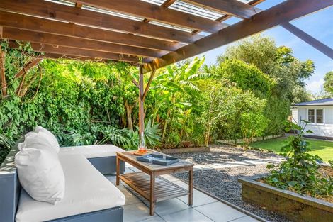 Photo of property in 9 Paewai Road, Glen Eden, Auckland, 0602