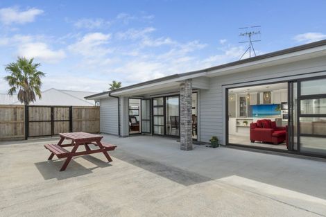 Photo of property in 18 Monilia Way, Papamoa Beach, Papamoa, 3118