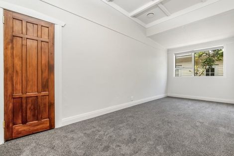 Photo of property in 55 Avenue Road, Otahuhu, Auckland, 1062