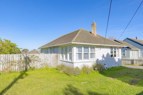 Photo of property in 15 Maire Street, Gonville, Whanganui, 4501